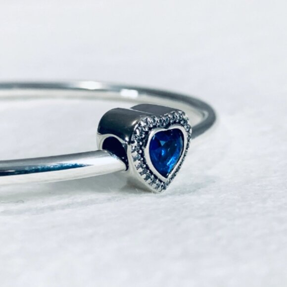 NEW Authentic Pandora Silver Sparkling Blue Heart Charm / Pandora Bracelet/Ring - Picture 3 of 5